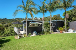 Four Palms Cottage - Onetangi Holiday Home